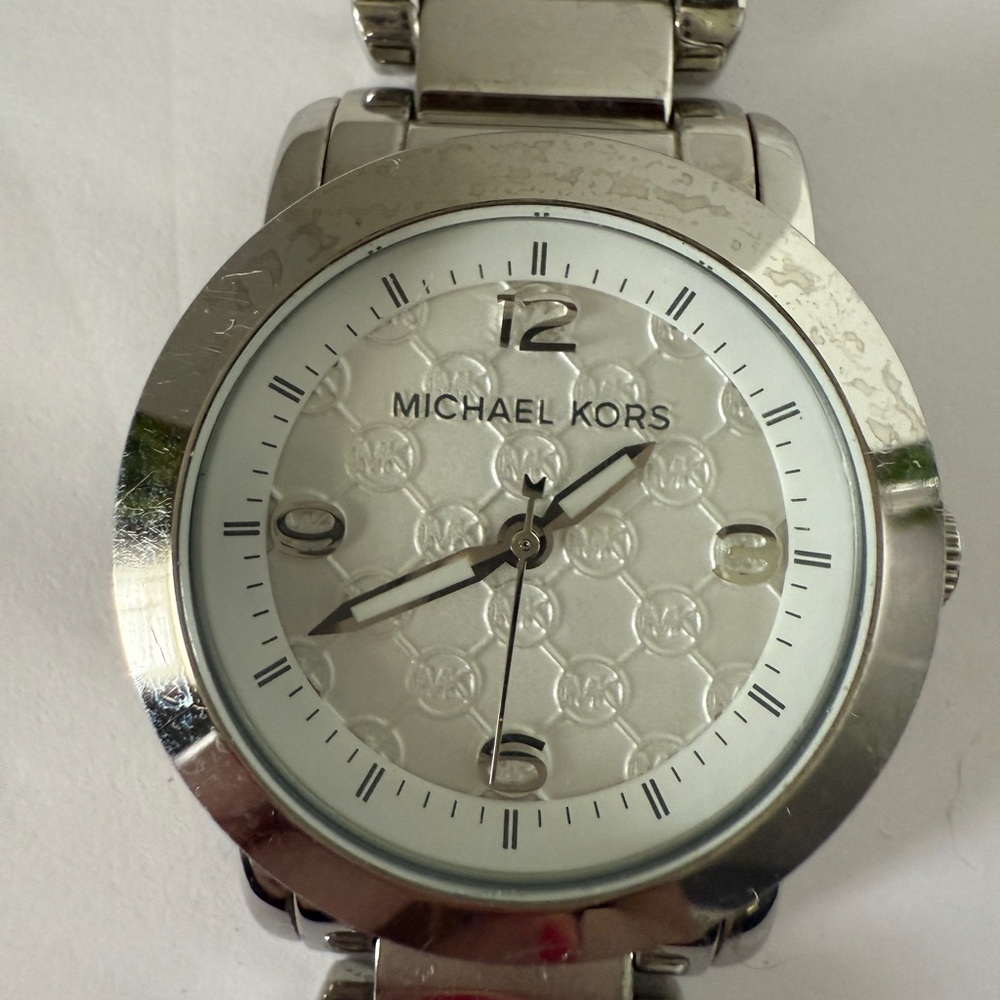 Michael Kors MK3157 Silver‎ Dial Stainless Steel Women's 34mm Watch - Picture 2 of 9